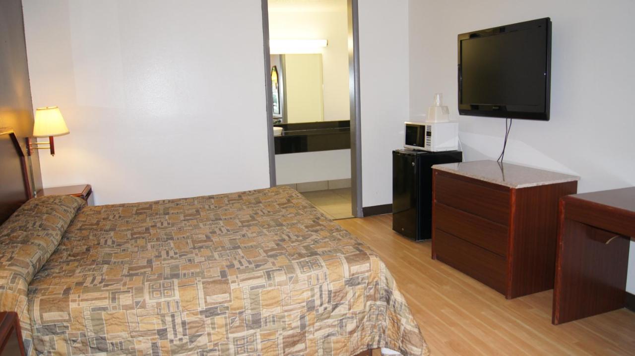 | Executive Inn