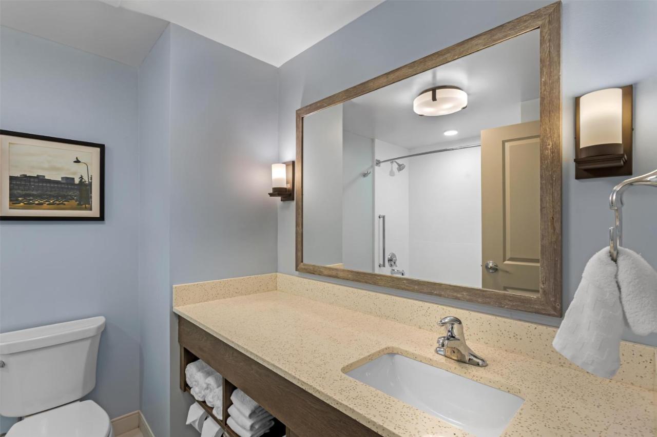 Queen Room with Two Queen Beds - Non-Smoking at Best Western Plus Hershey