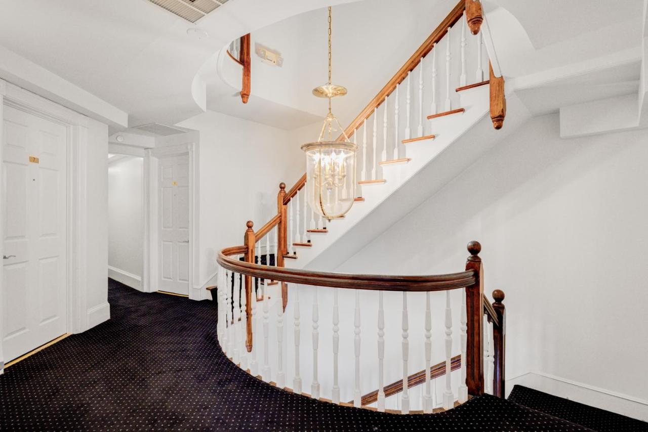 Queen Room with Balcony at The Hewitt Wellington Hotel