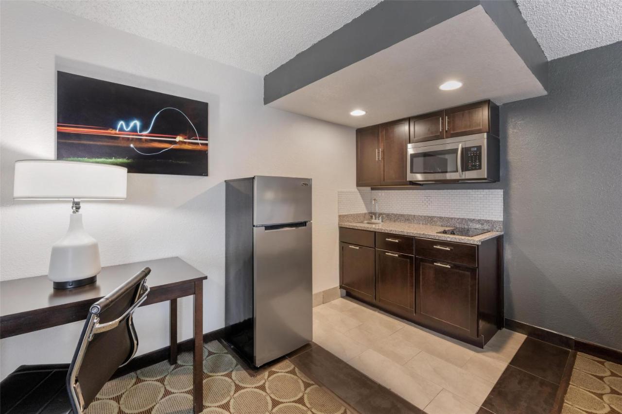 Queen Room with Two Queen Beds and Kitchenette - Non-Smoking at Best Western Pahrump Oasis