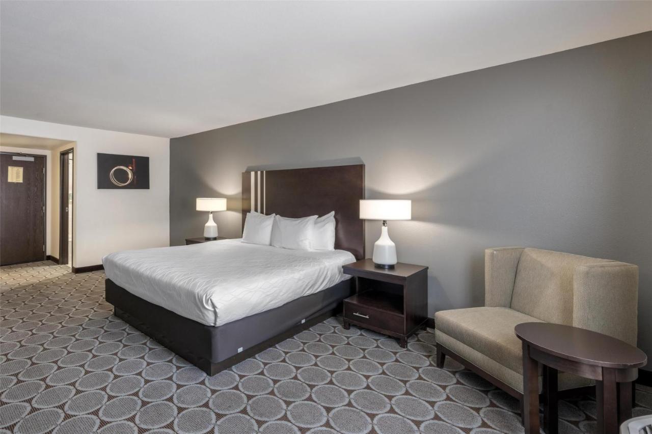 King Suite - Non-Smoking at Best Western Pahrump Oasis