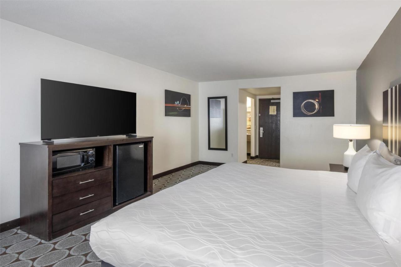King Suite - Non-Smoking at Best Western Pahrump Oasis