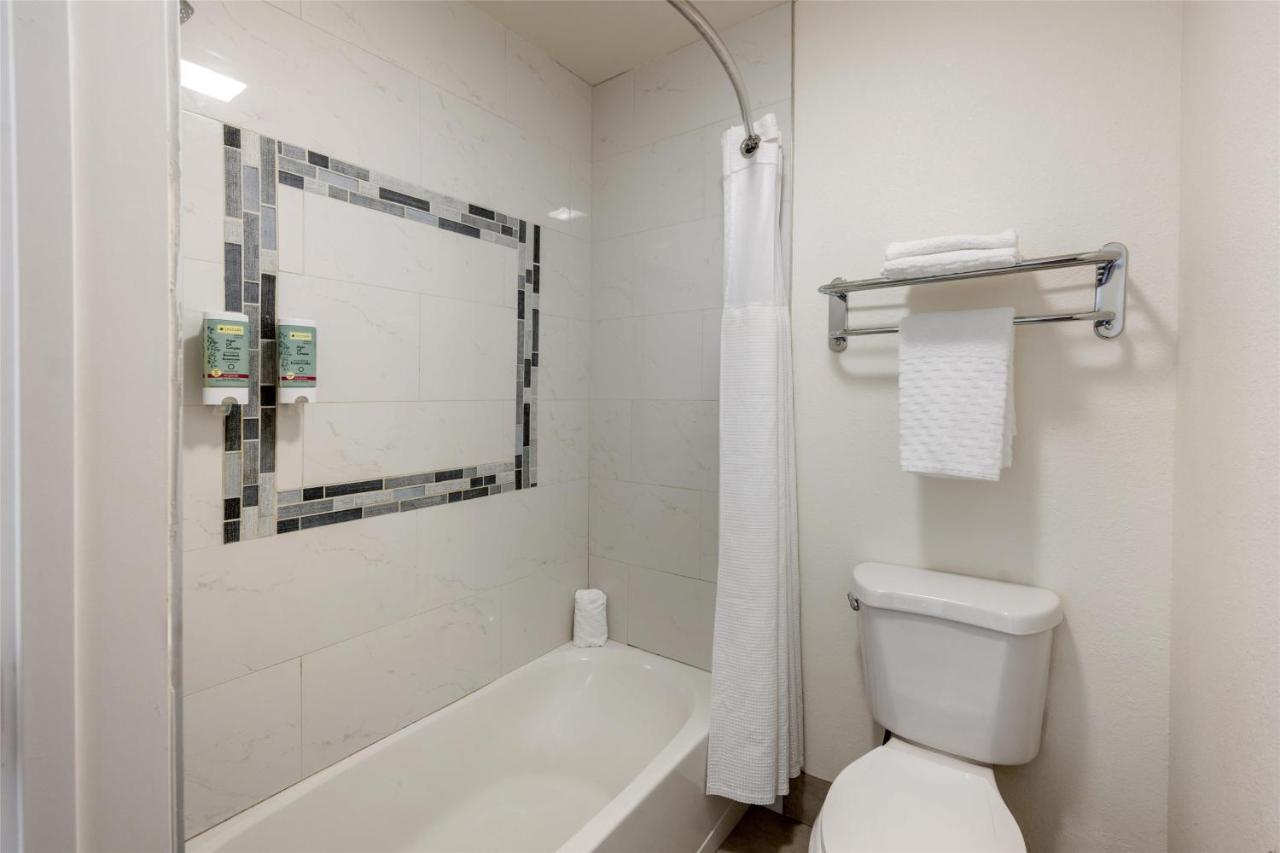King Room with Kitchen at Best Western Pahrump Oasis
