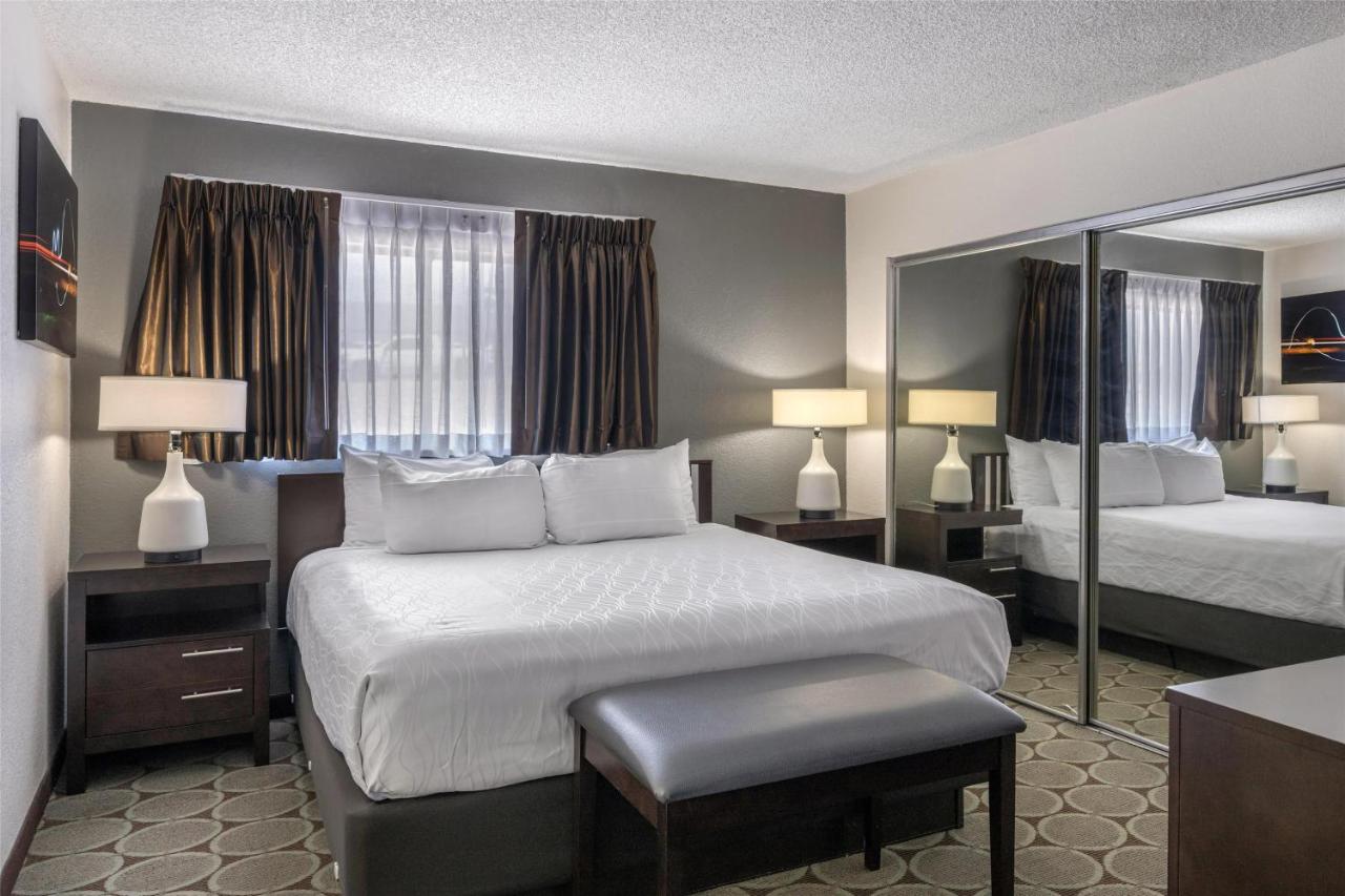 One-Bedroom Suite with Sofa Bed - Non-Smoking at Best Western Pahrump Oasis