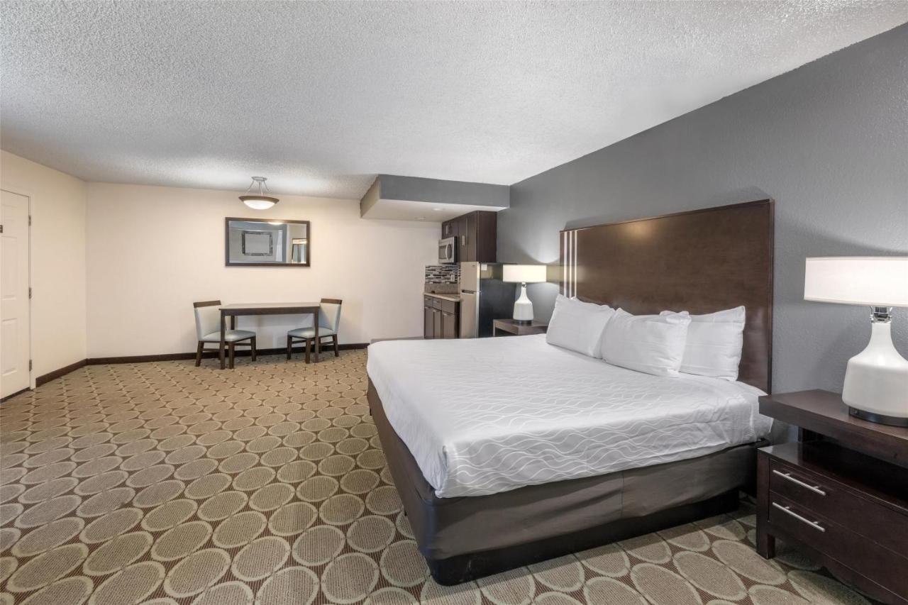 King Room with Hot Tub - Non-Smoking at Best Western Pahrump Oasis
