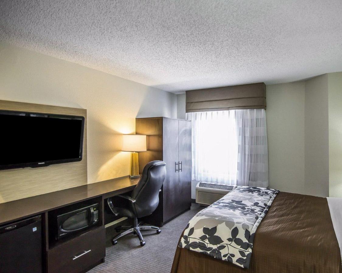 Queen Room - Non-Smoking at Sleep Inn South Joplin