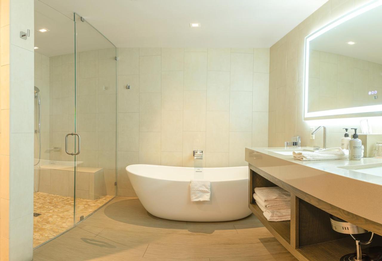 Superior Suite with King Bed at SENZA Hotel