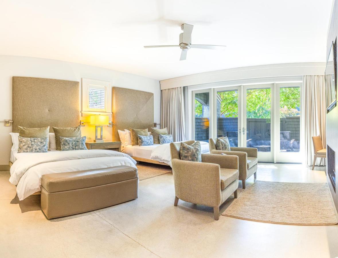 One-Bedroom Suite with Two Queen Beds at SENZA Hotel