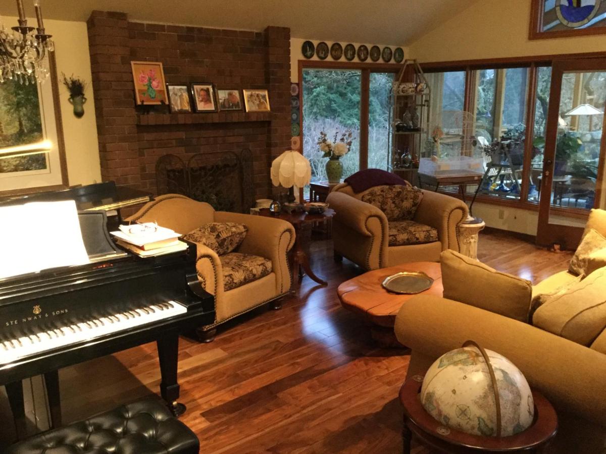 | A Cascade View Bed And Breakfast
