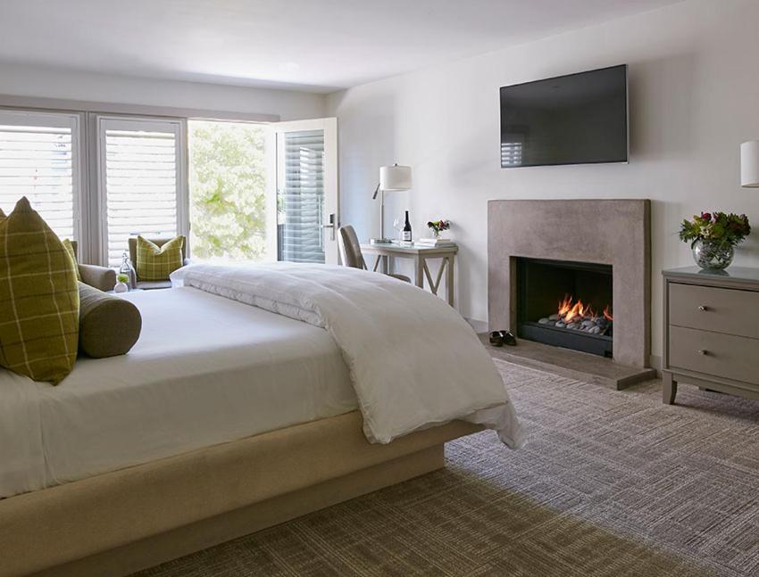 Superior Junior Suite at SENZA Hotel