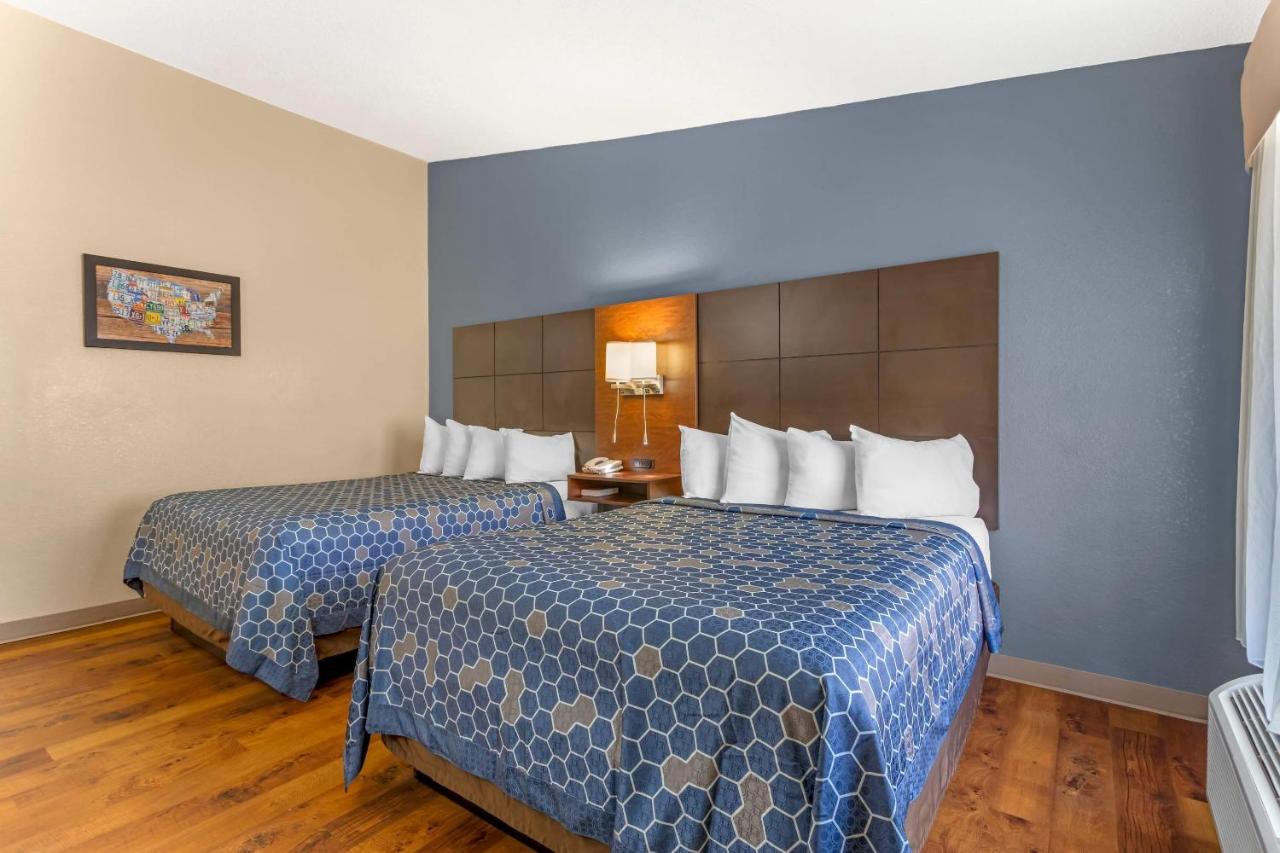 Queen Room with Two Queen Beds - Non-Smoking at Econo Lodge Inn & Suites Gatlinburg at the Convention Center