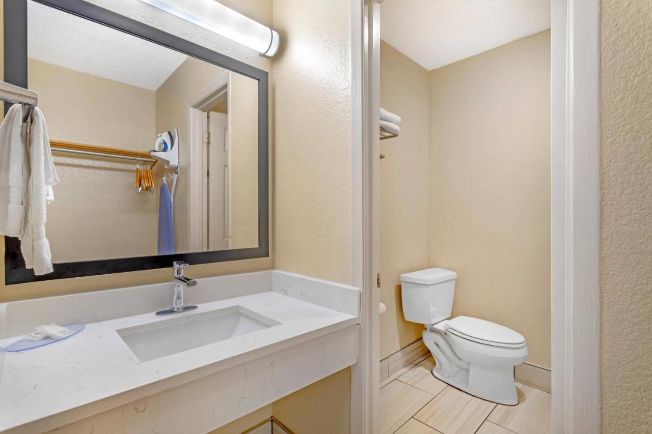 Queen Room with Two Queen Beds - Non-Smoking at Econo Lodge Inn & Suites Gatlinburg at the Convention Center