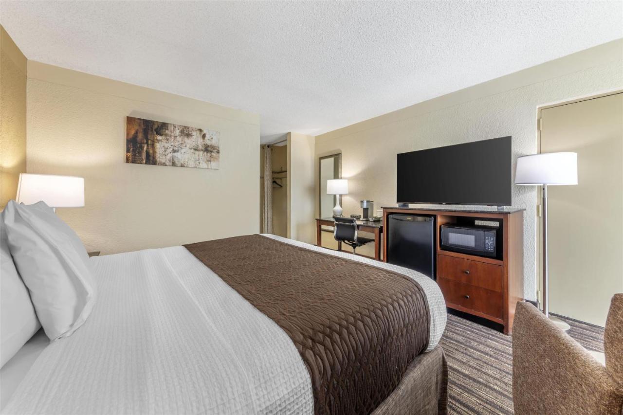 | Best Western Plus Windsor Inn