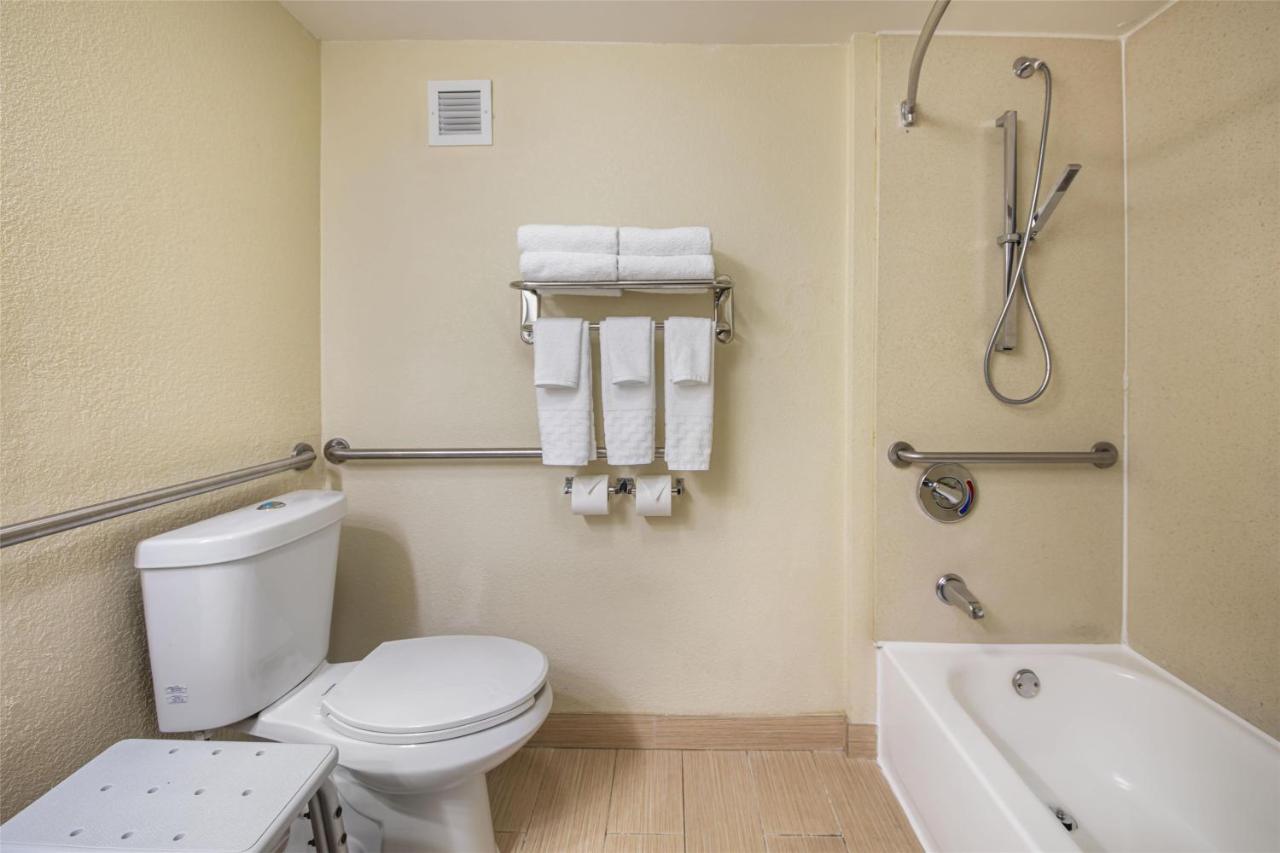 | Best Western Plus Windsor Inn