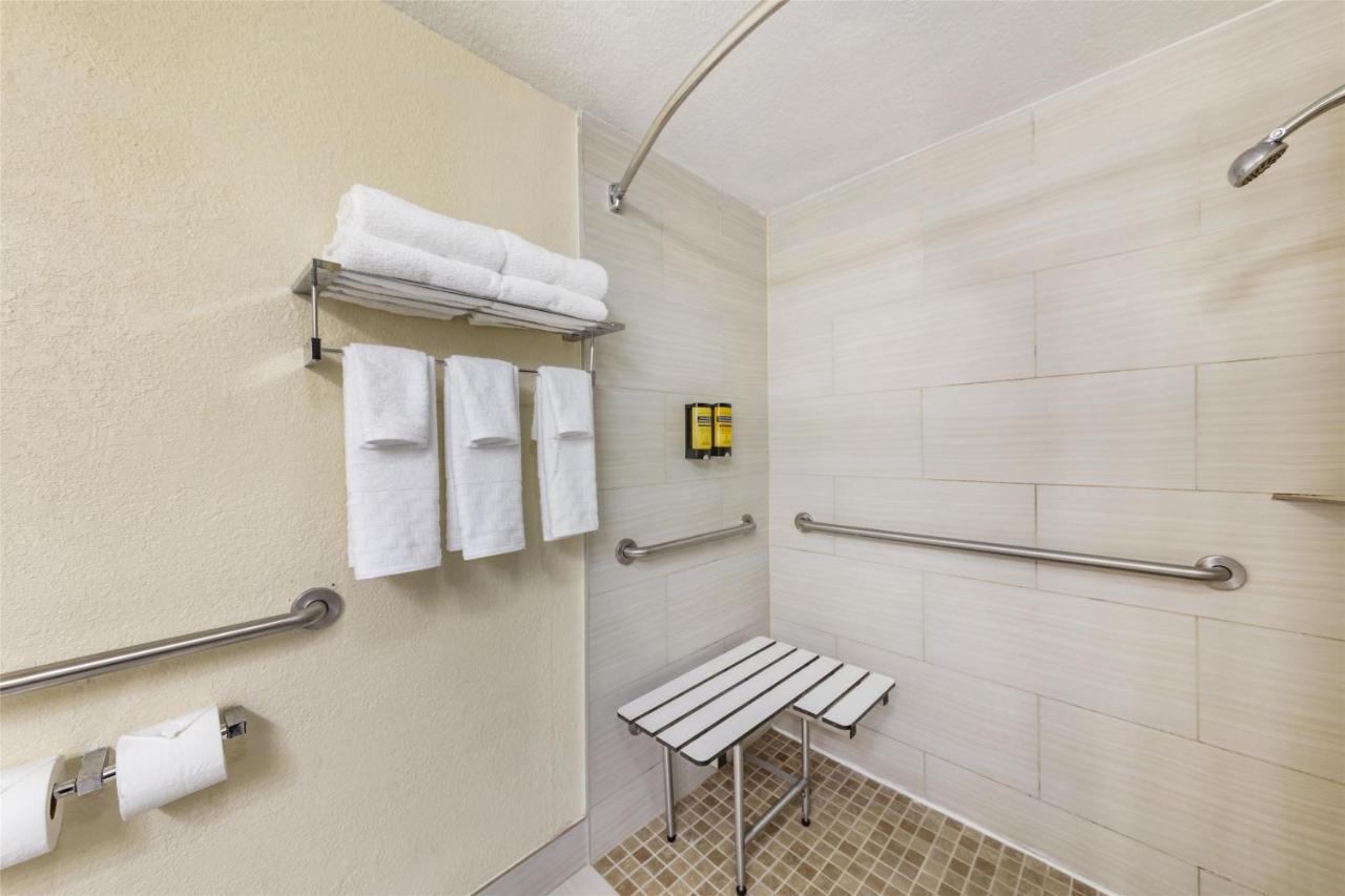 | Best Western Plus Windsor Inn