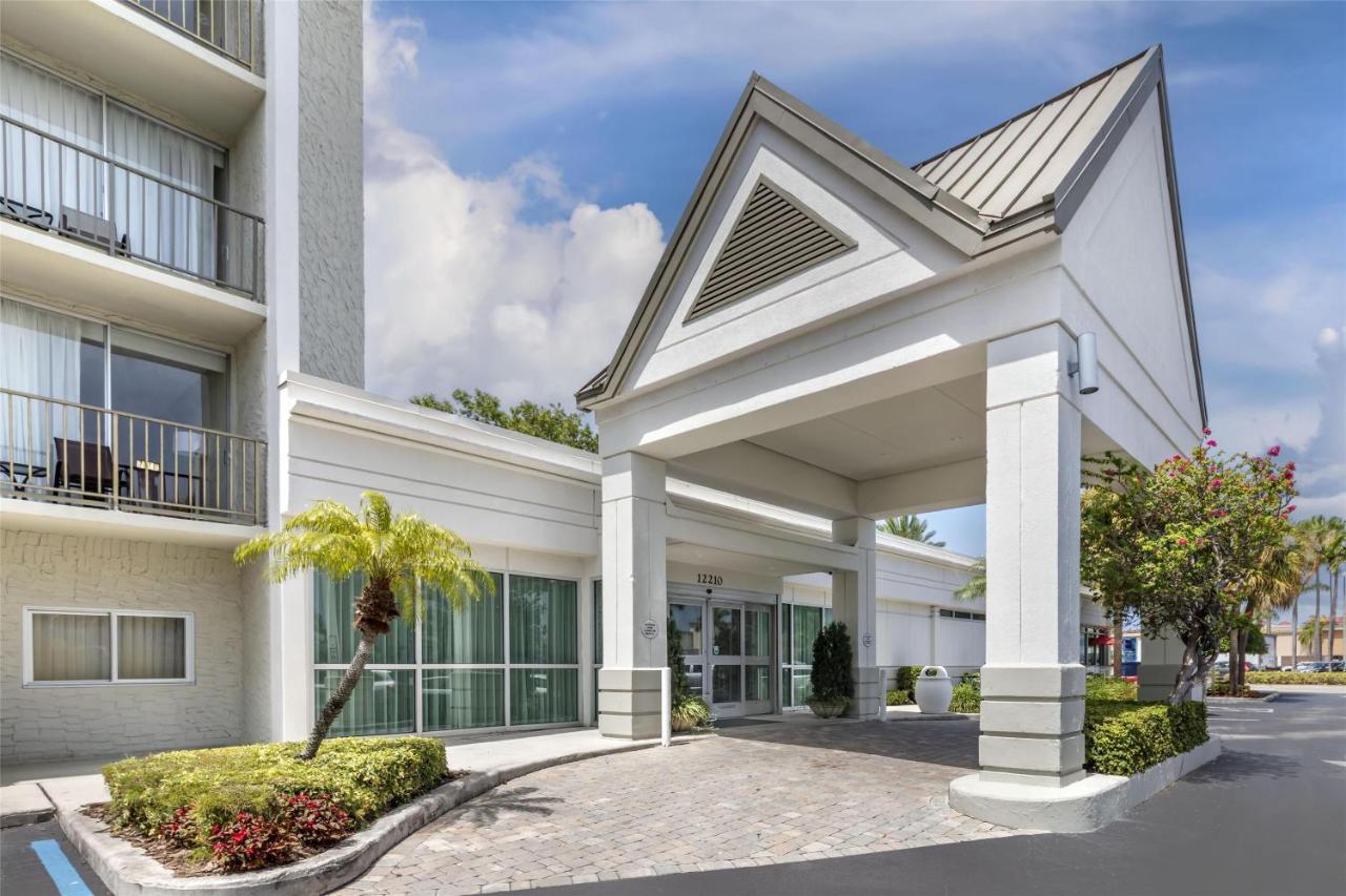 | Best Western Plus Windsor Inn