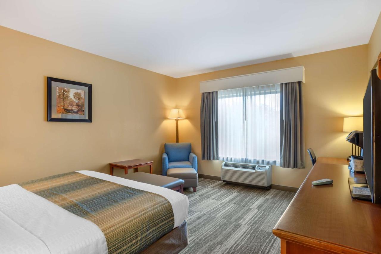 King Room - Non Smoking at Best Western Plus University Park Inn & Suites