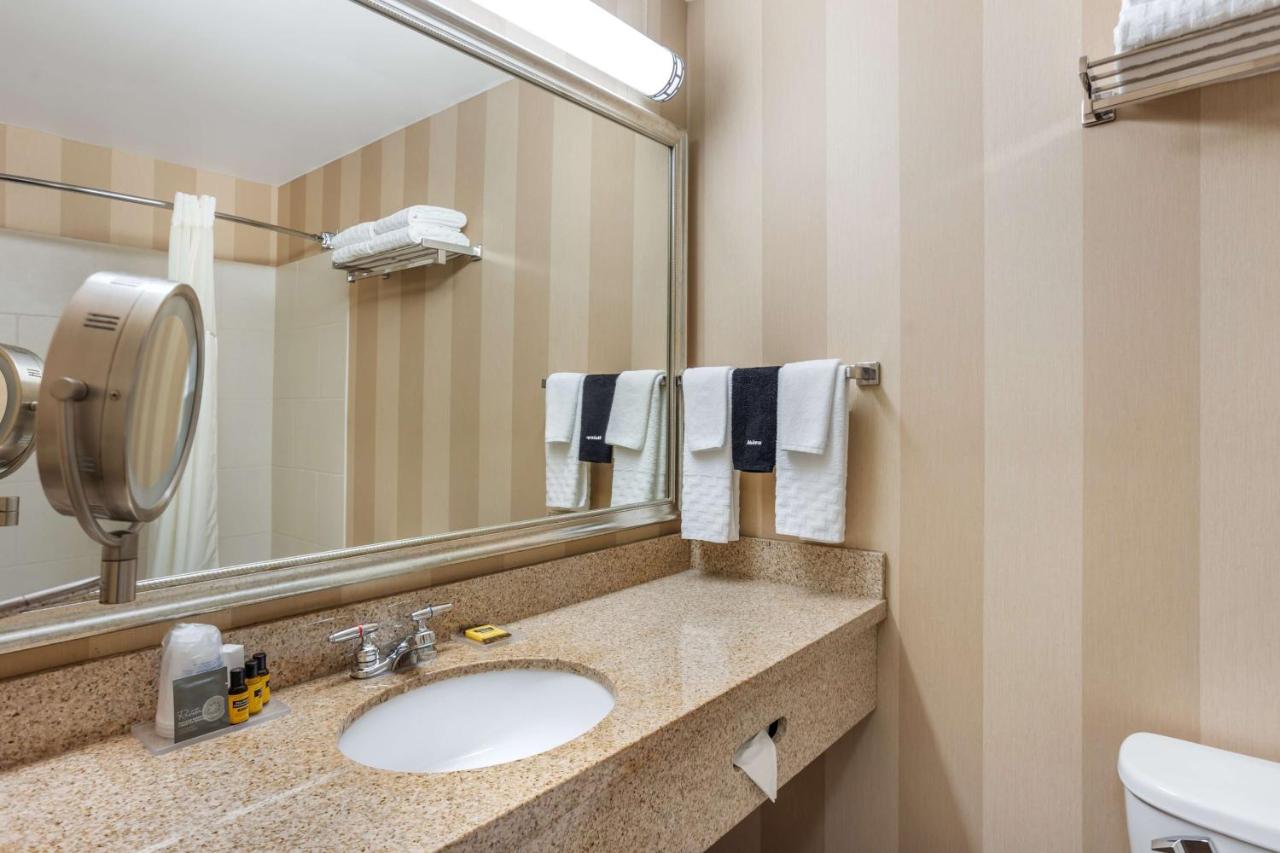King Suite with Sofa Bed - Non Smoking at Best Western Plus University Park Inn & Suites