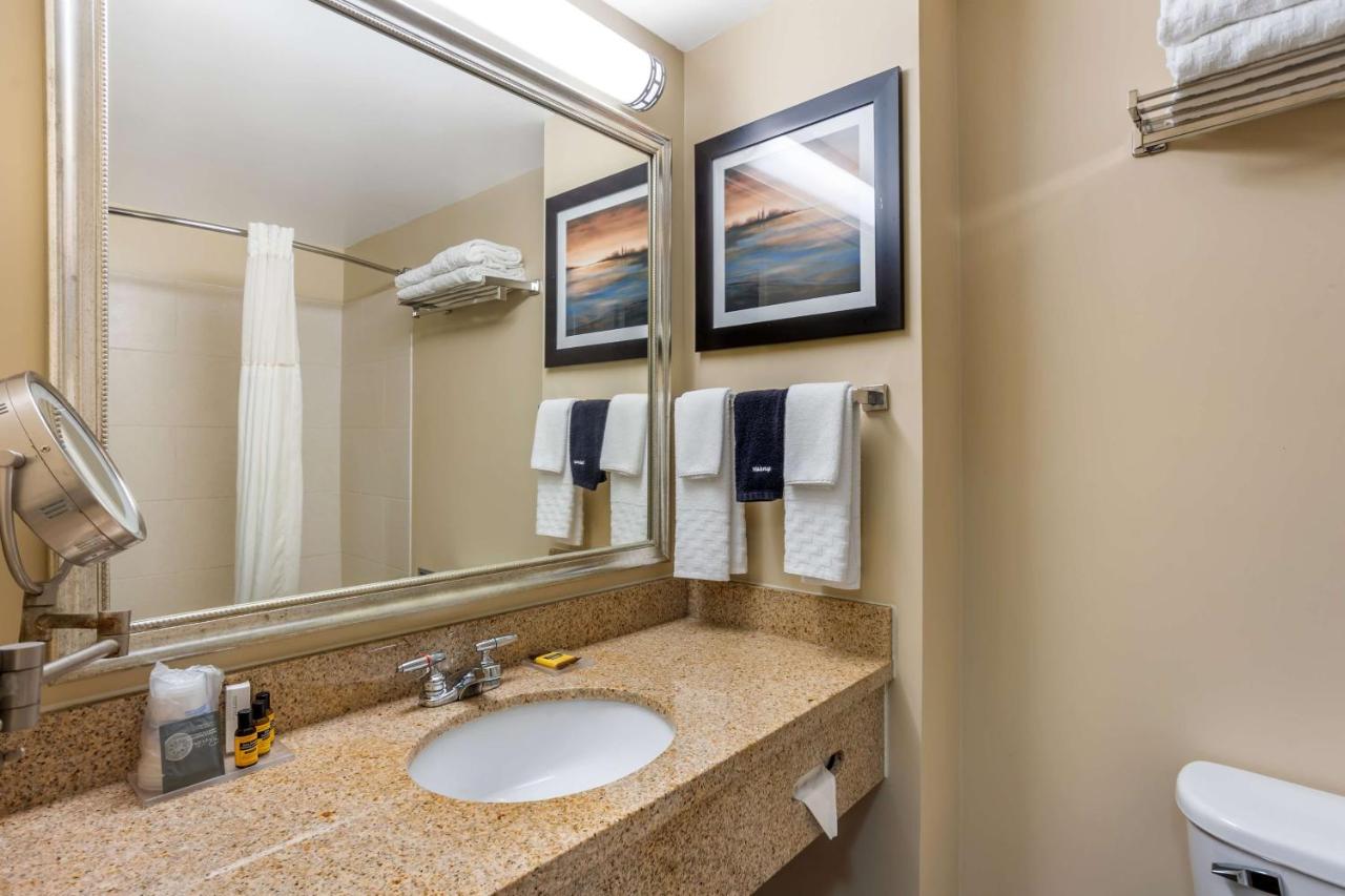 Queen Suite with Two Queen Beds with Sofa Bed - Non smoking at Best Western Plus University Park Inn & Suites