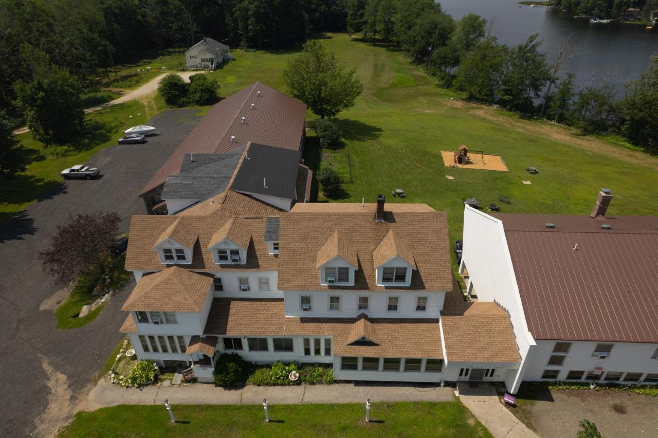 | Lake Shore Farm Inn