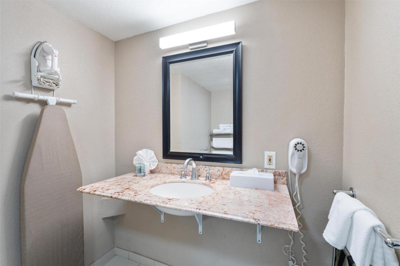  | Best Western Los Alamitos Inn & Suites