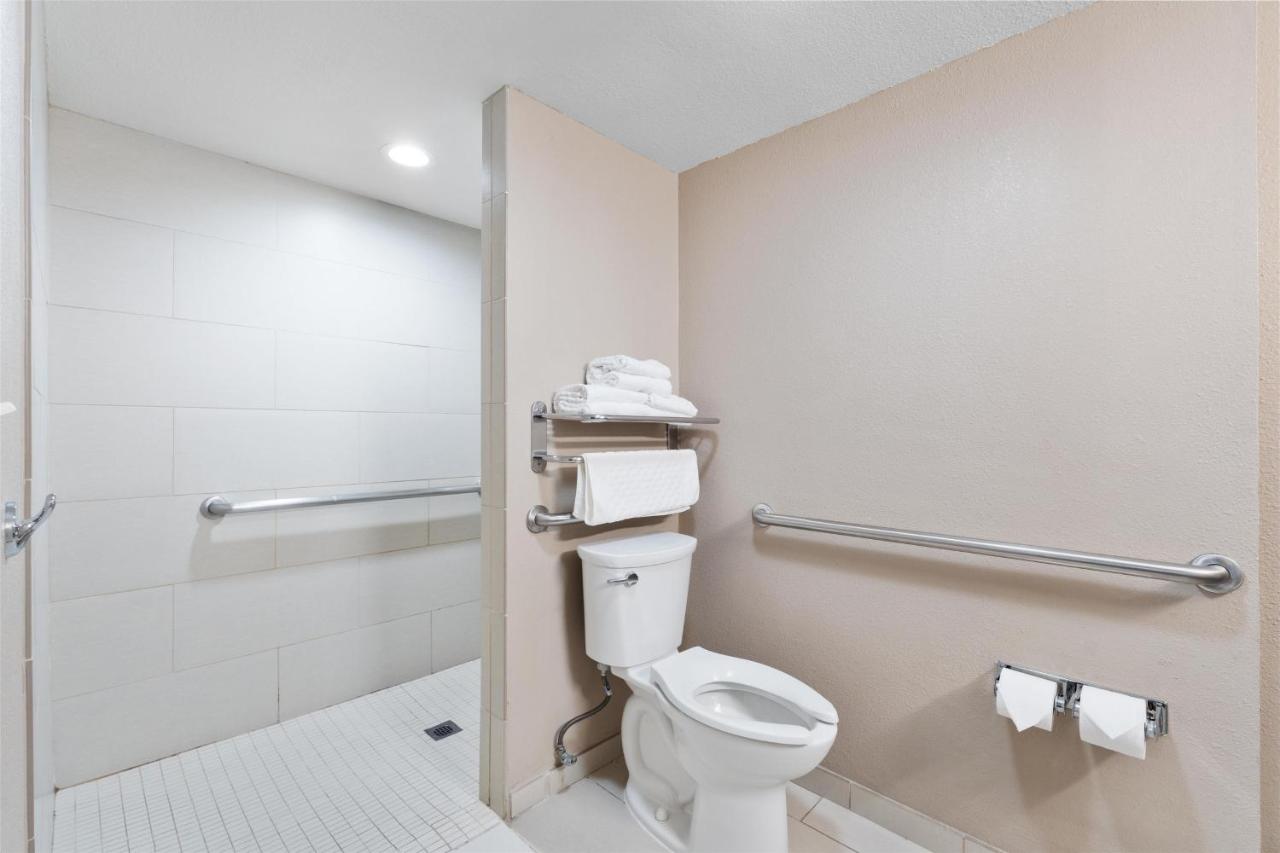 King Room - Disability Access/Roll-in Shower at Best Western Los Alamitos Inn & Suites