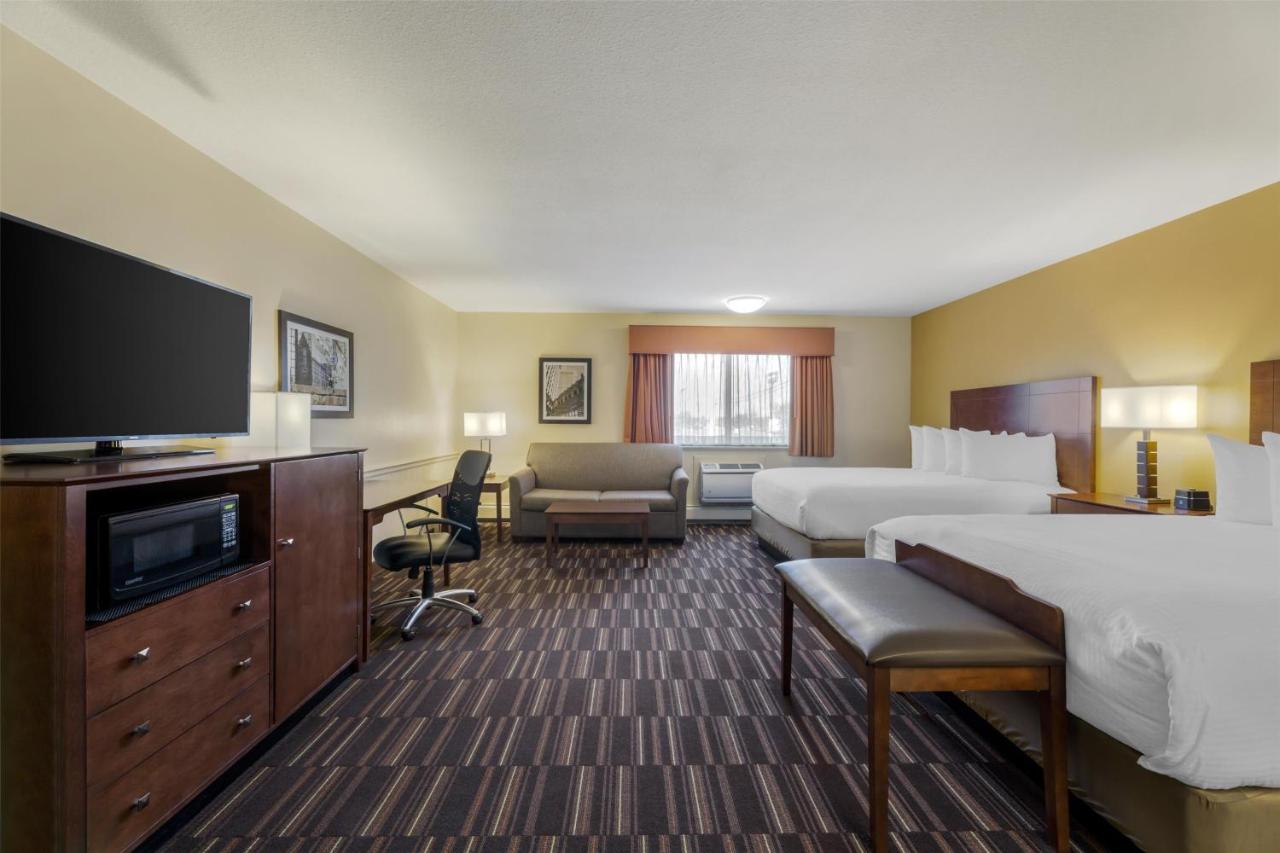 Queen Room with Two Queen Rooms at Best Western Falcon Plaza - Bowling Green