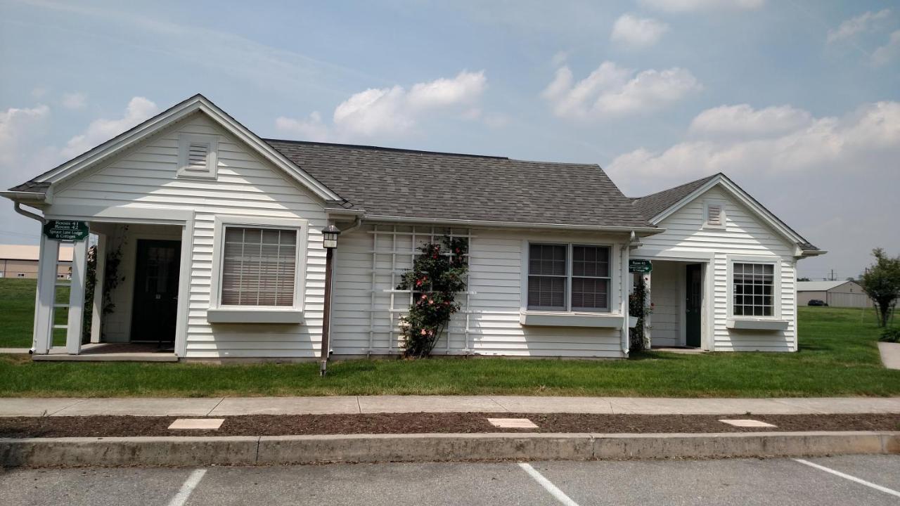 | Spruce Lane Lodge and Cottages