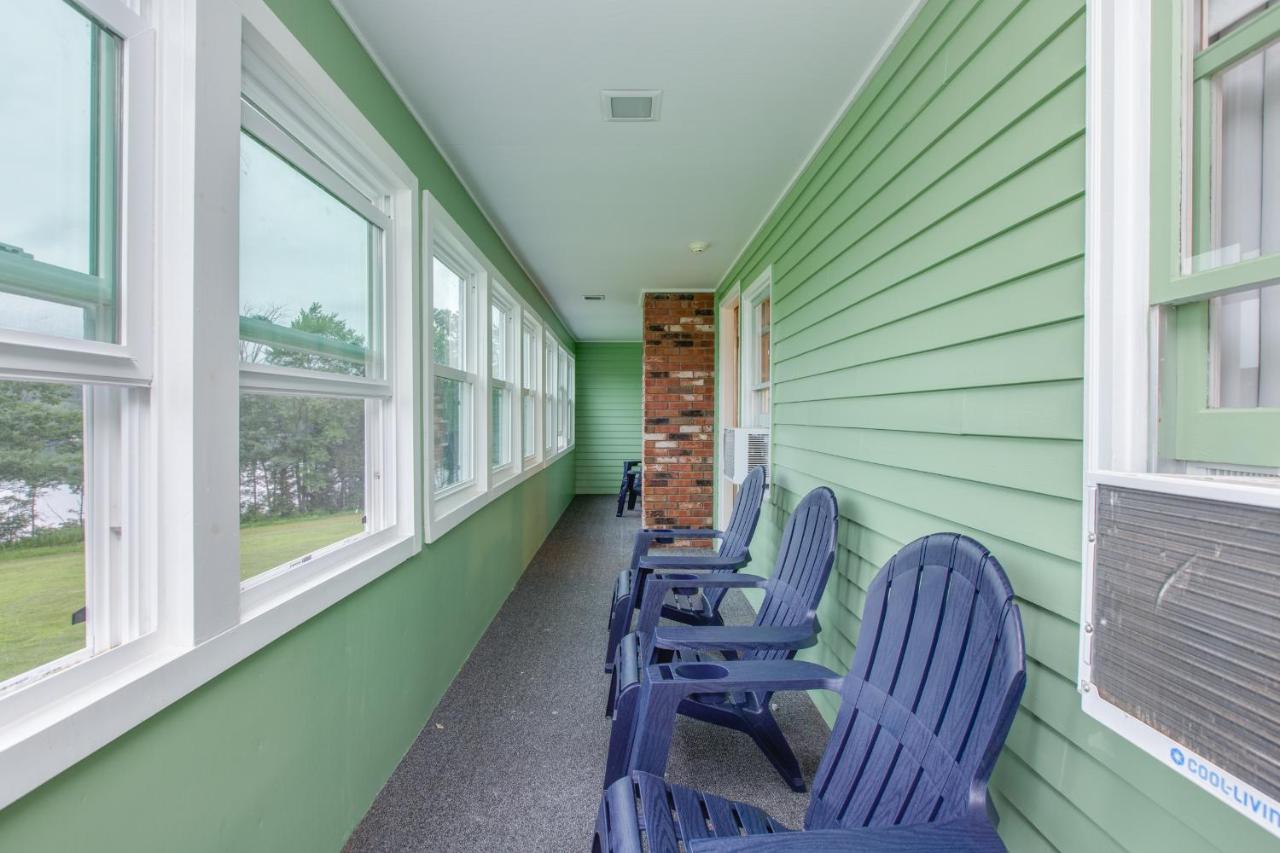 | Lake Shore Farm Inn