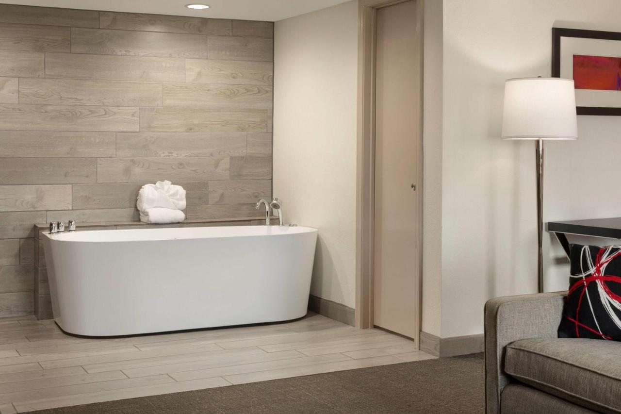 Deluxe One-Bedroom King Suite - Non-Smoking at Ramada by Wyndham Del Rio