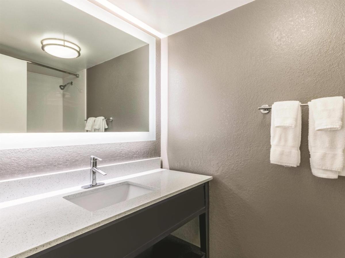 Deluxe Queen Room with Two Queen Beds at La Quinta Inn & Suites by Wyndham Virginia Beach