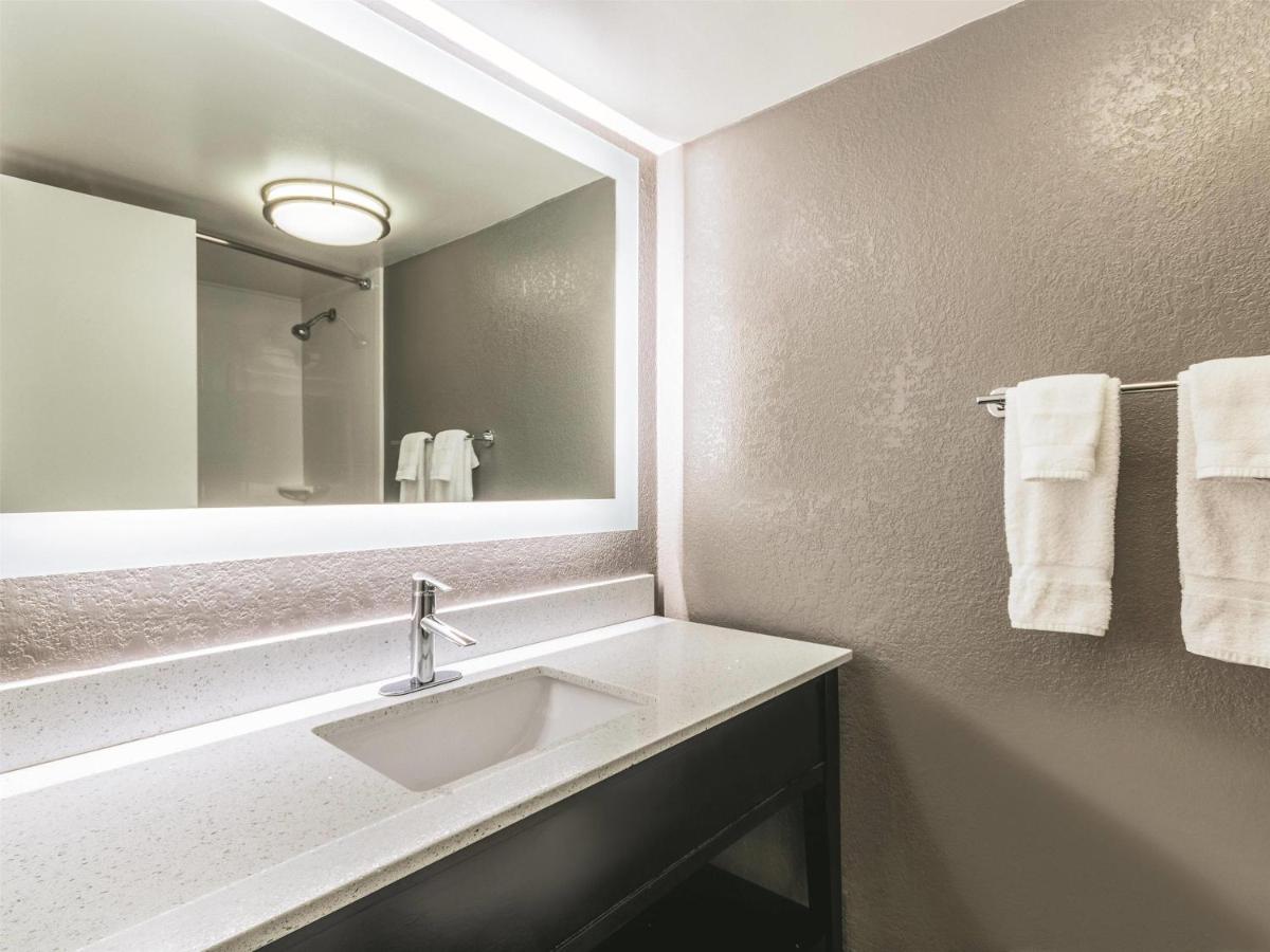 King Suite - Non-Smoking at La Quinta Inn & Suites by Wyndham Virginia Beach