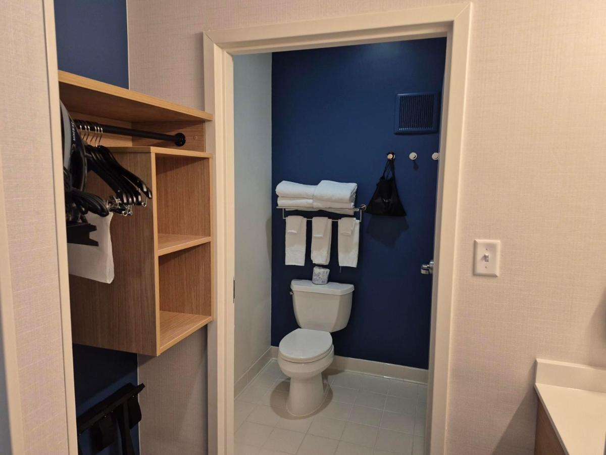 | Fairfield Inn & Suites by Marriott Lancaster