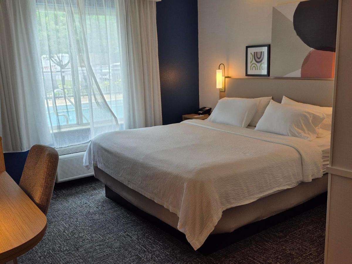 | Fairfield Inn & Suites by Marriott Lancaster