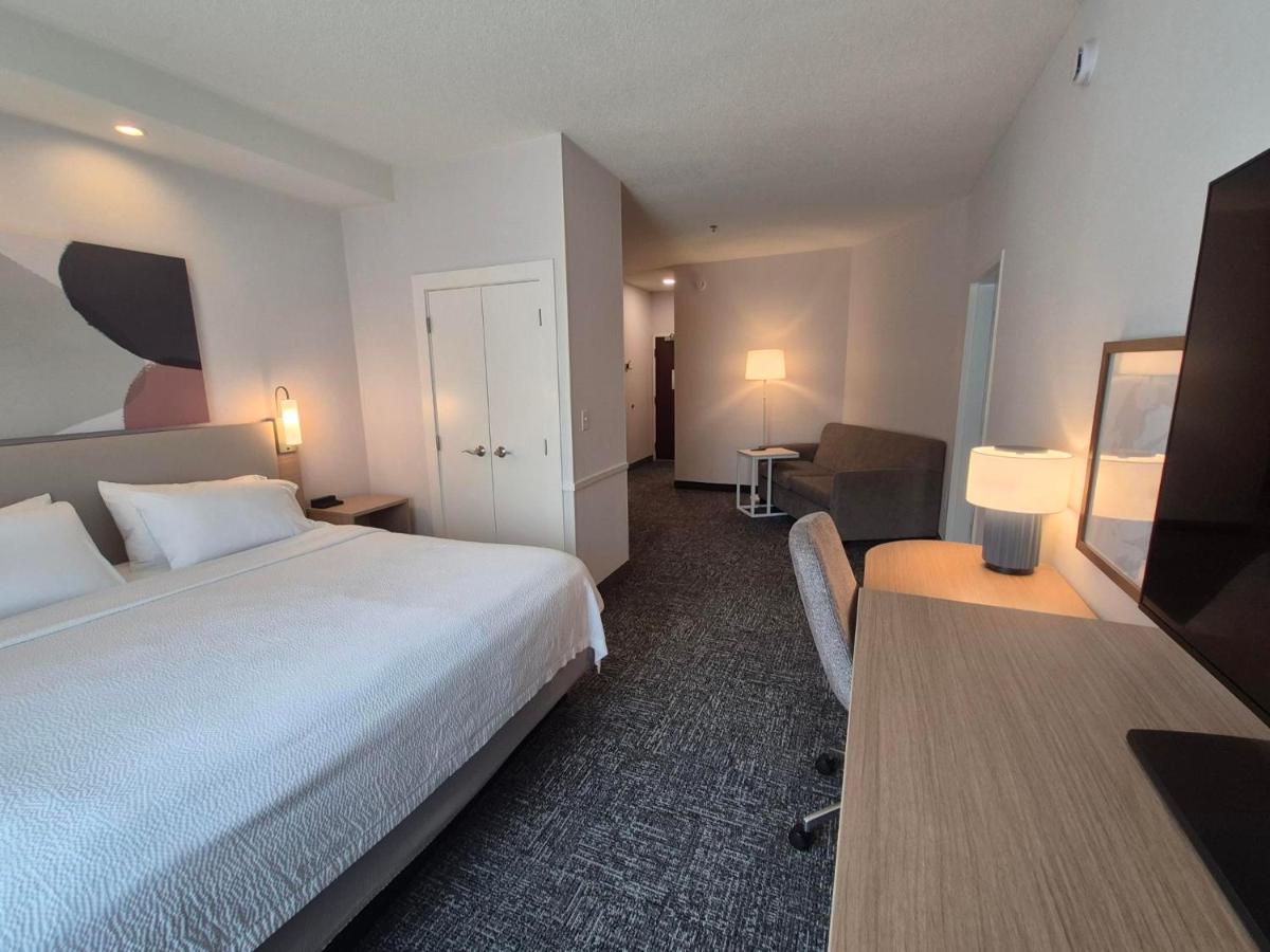 | Fairfield Inn & Suites by Marriott Lancaster