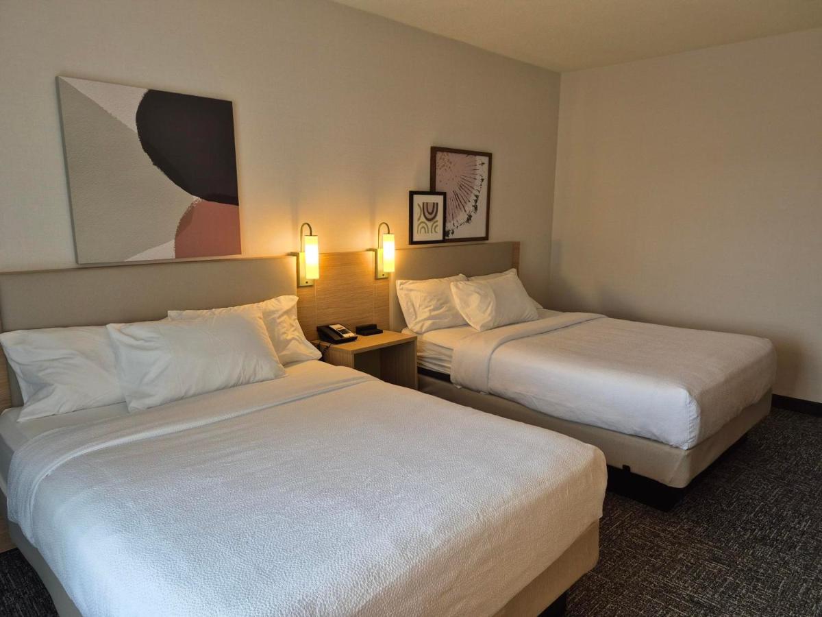 | Fairfield Inn & Suites by Marriott Lancaster