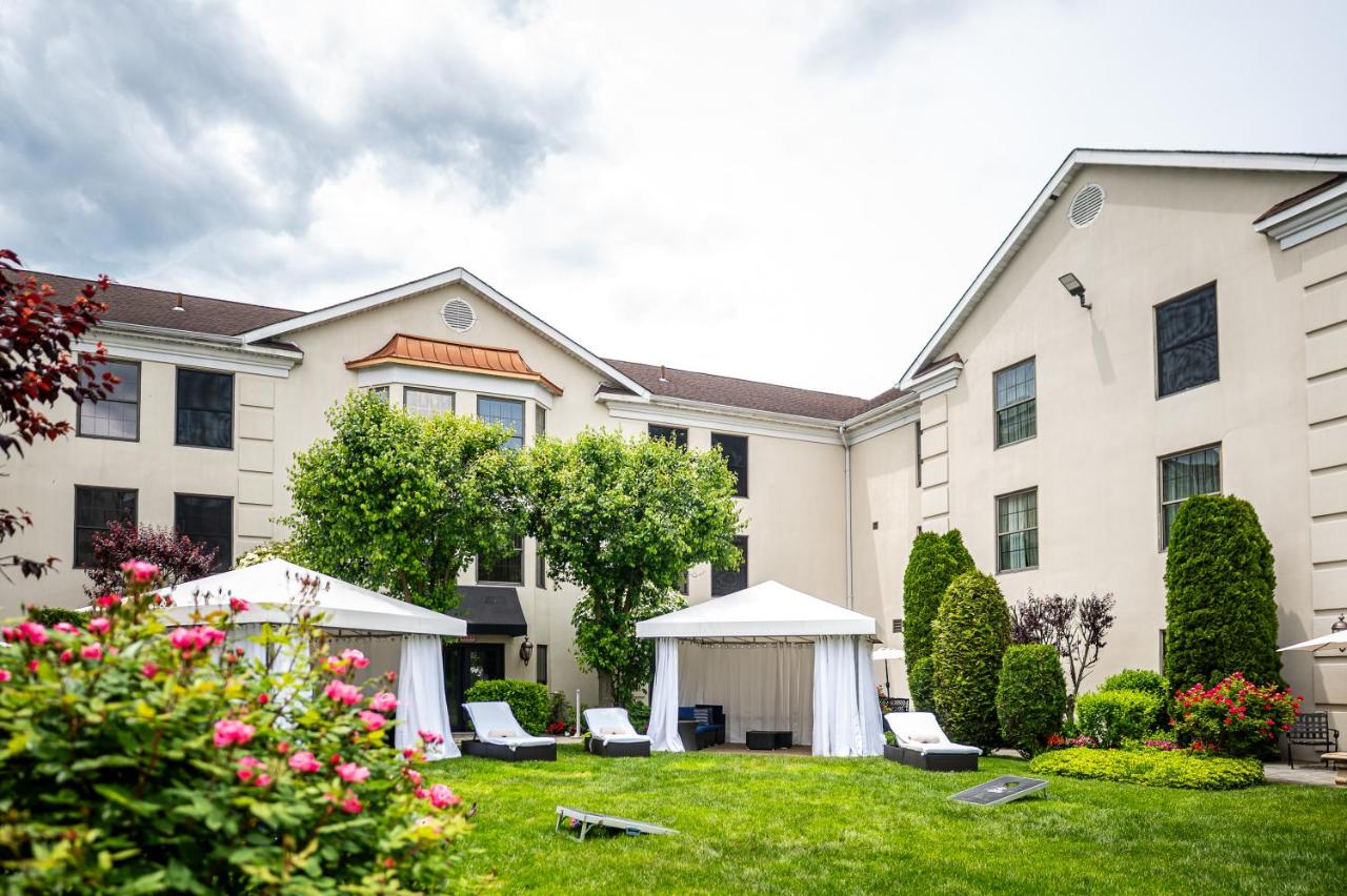 | The Inn At Fox Hollow Hotel