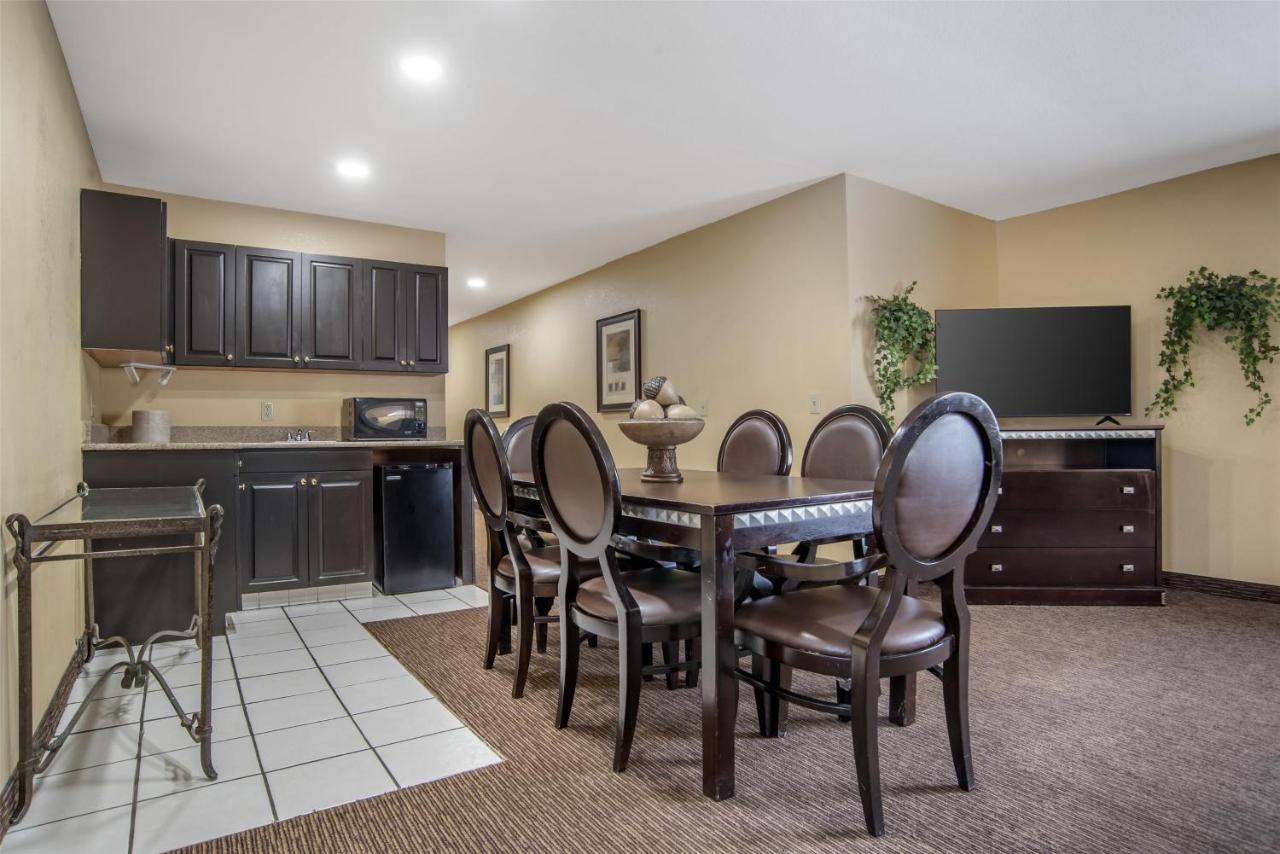 | Best Western Plus Bessemer