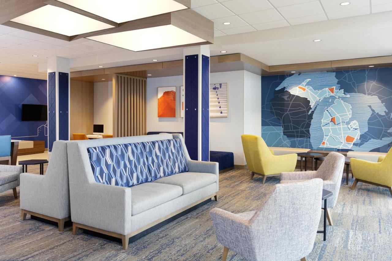 | Holiday Inn Express Hotel & Suites Cincinnati Southeast Newport, an IHG Hotel