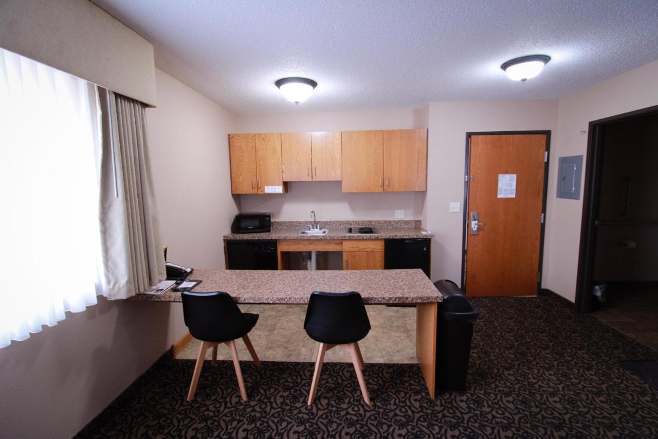 | Canby Inn and Suites
