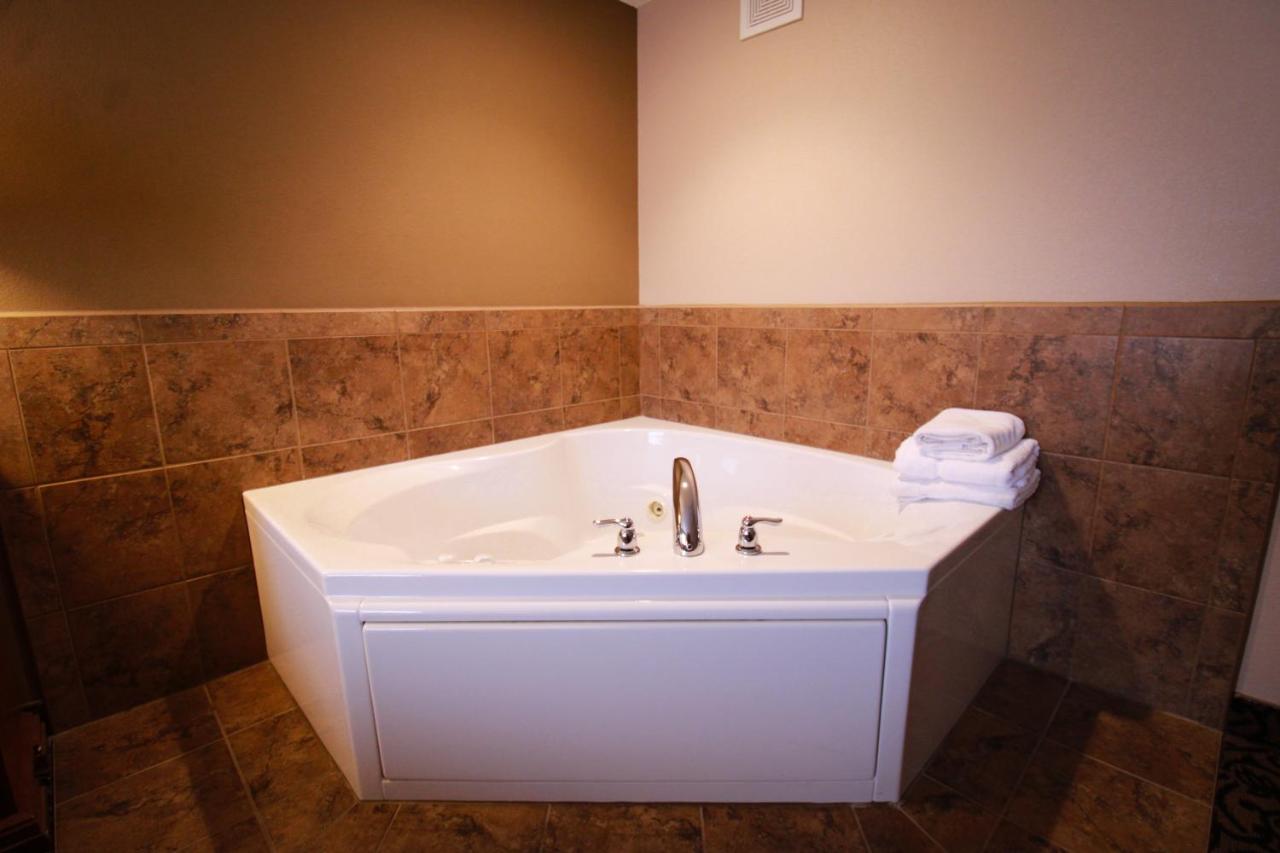 | Canby Inn and Suites