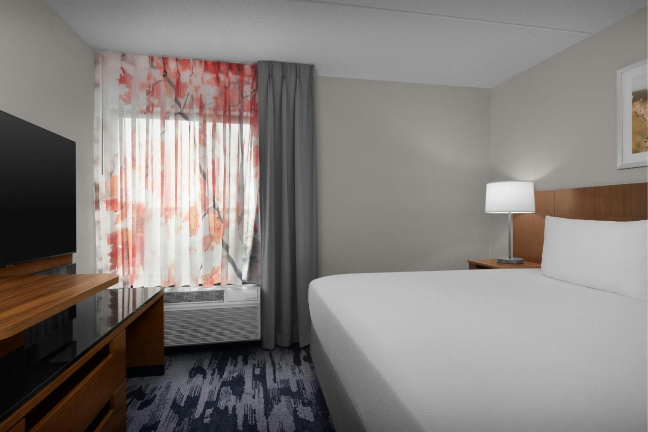 | Fairfield Inn and Suites by Marriott Winston Salem/Hanes
