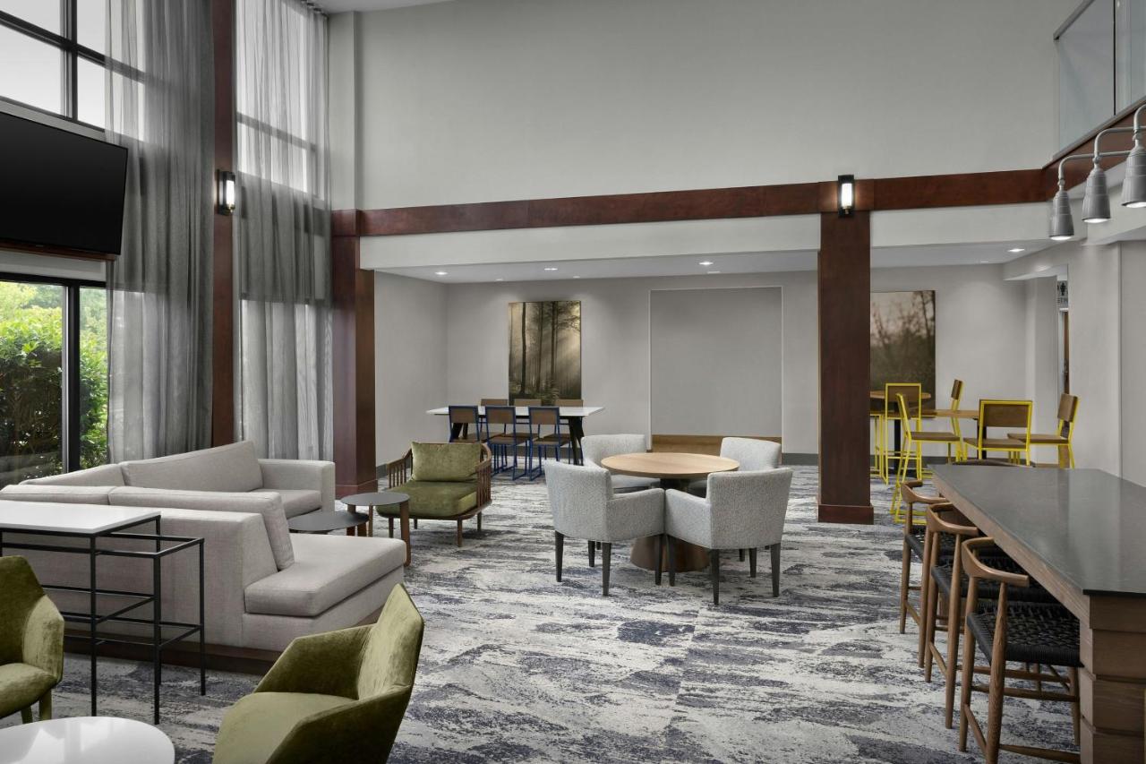 | Fairfield Inn and Suites by Marriott Winston Salem/Hanes