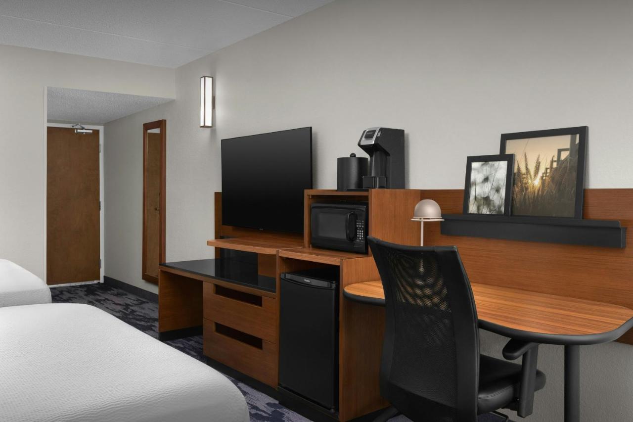 | Fairfield Inn and Suites by Marriott Winston Salem/Hanes