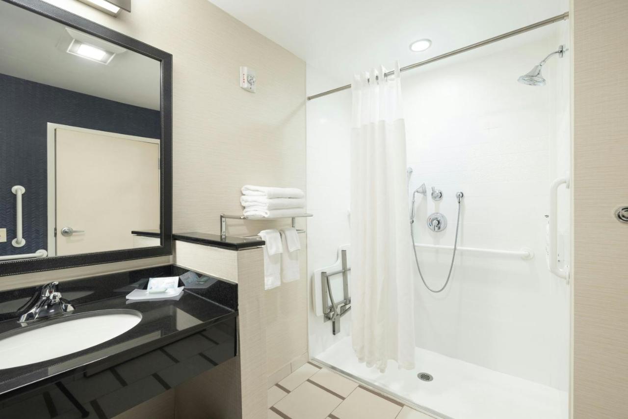  | Fairfield Inn & Suites Springfield Northampton/Amherst