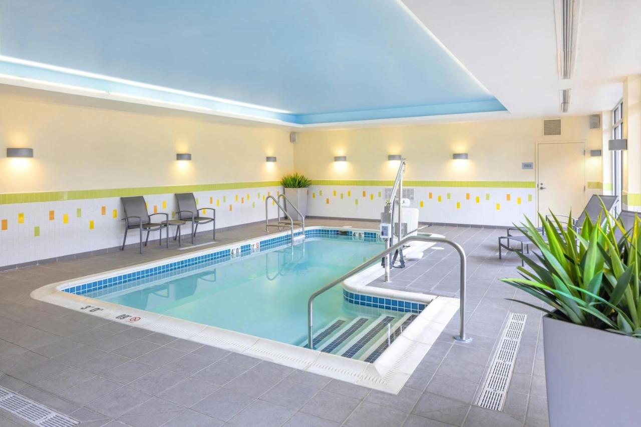  | Fairfield Inn & Suites Springfield Northampton/Amherst