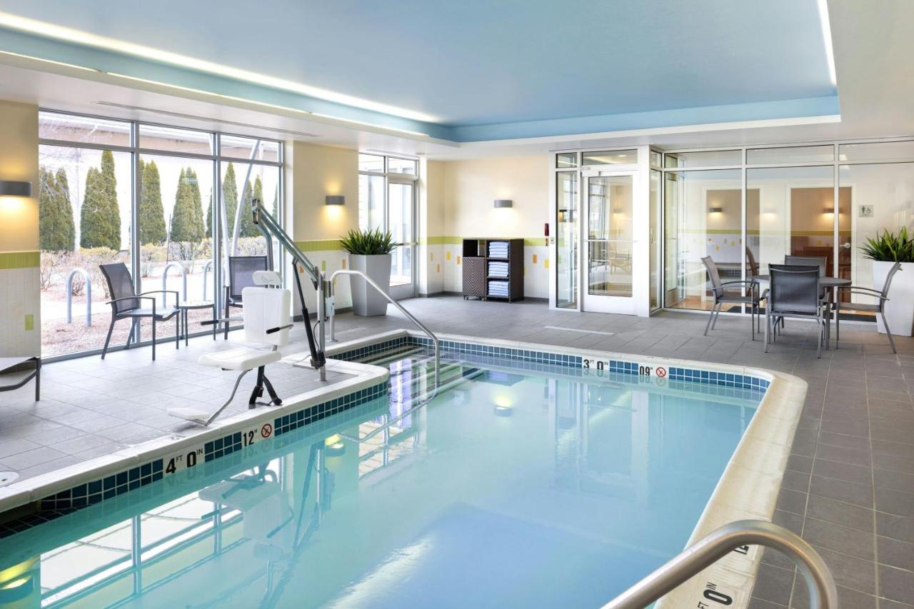  | Fairfield Inn & Suites Springfield Northampton/Amherst