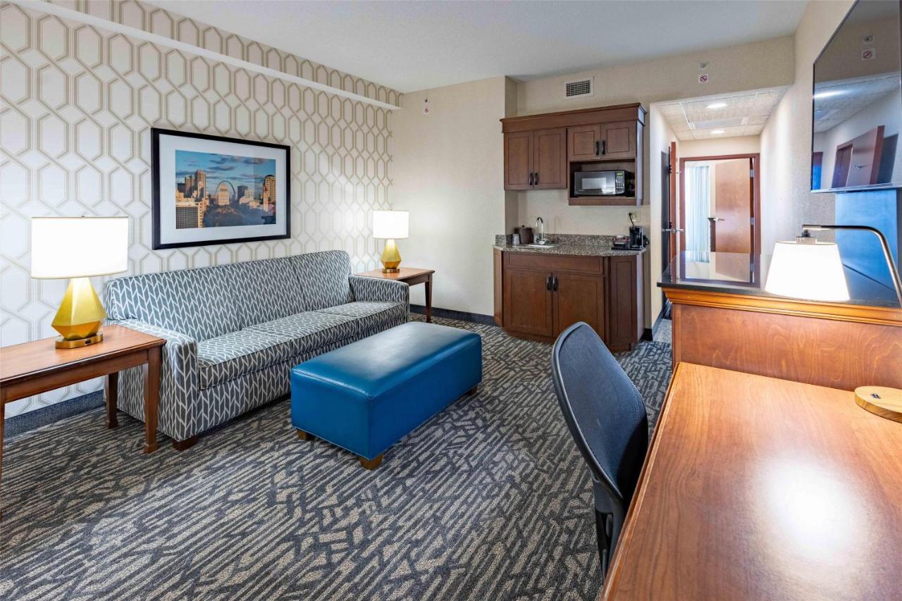 King Suite with Sofa Bed at Drury Plaza Hotel St. Louis Chesterfield