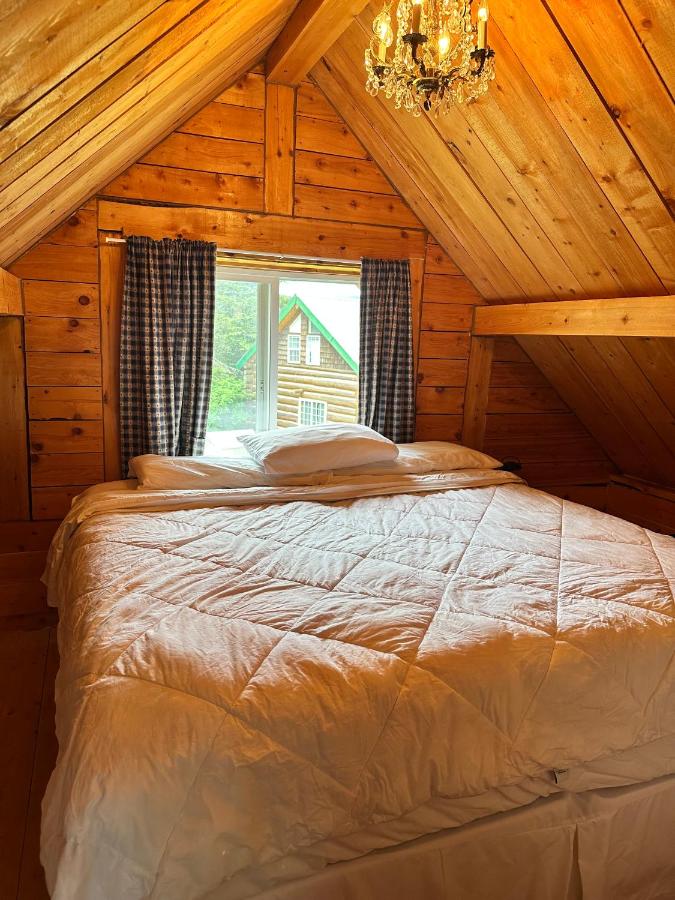 | Homer Floatplane Lodge