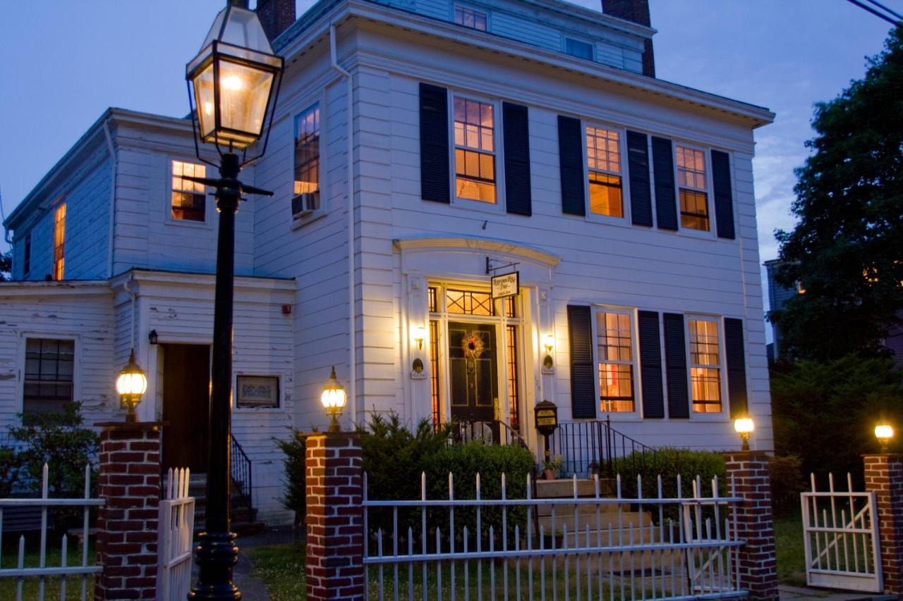  | Historic Hill Inn